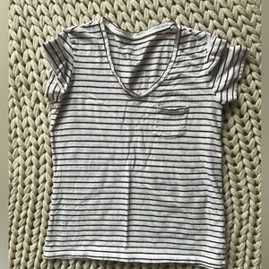 Universal Thread size small Monterey Striped V-Neck T-Shirt